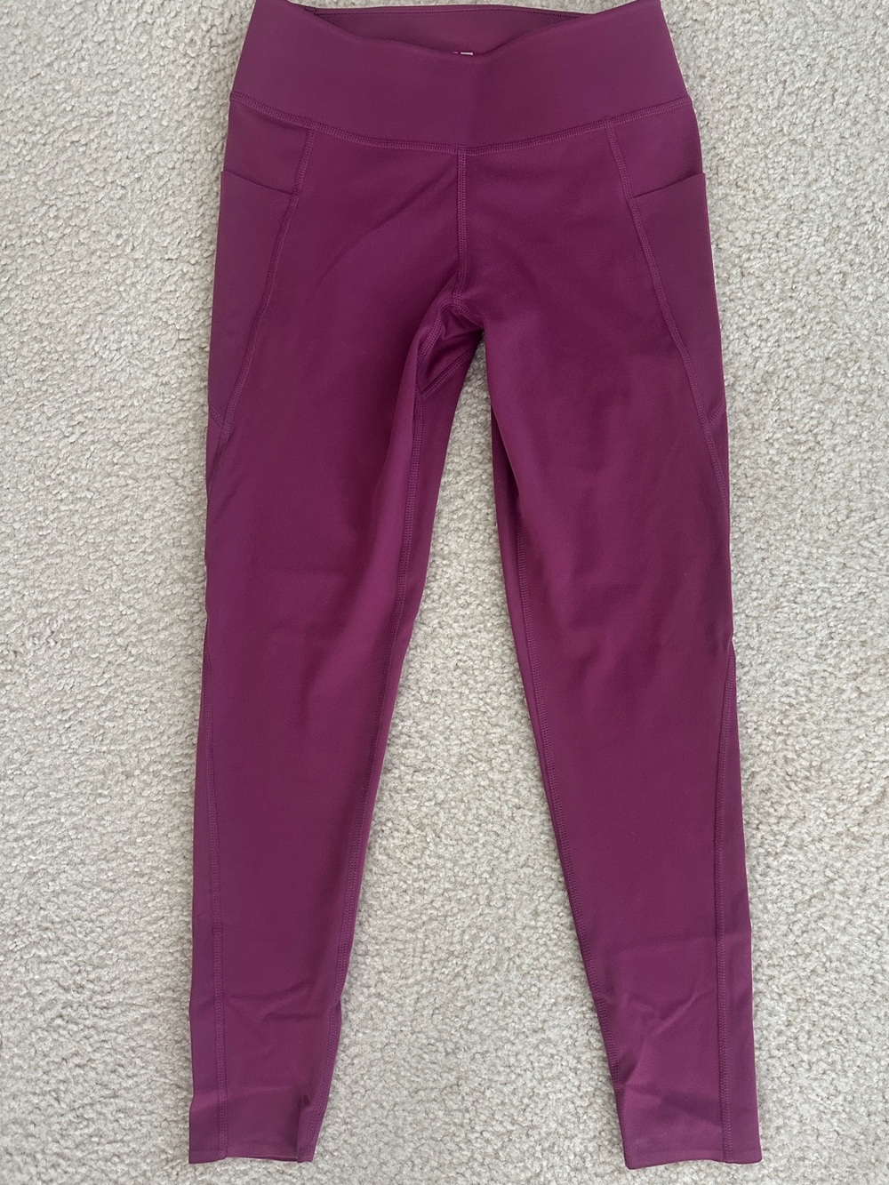 Uniqlo Womens Plum Active Leggings